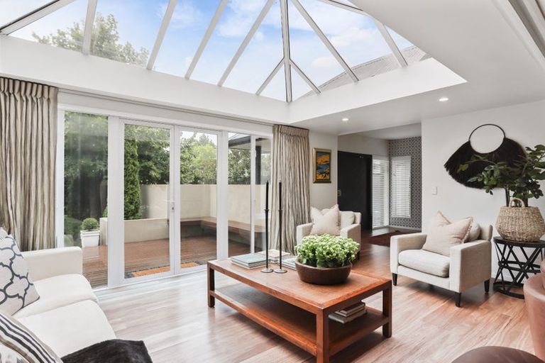 Photo of property in 1/253 Memorial Avenue, Burnside, Christchurch, 8053
