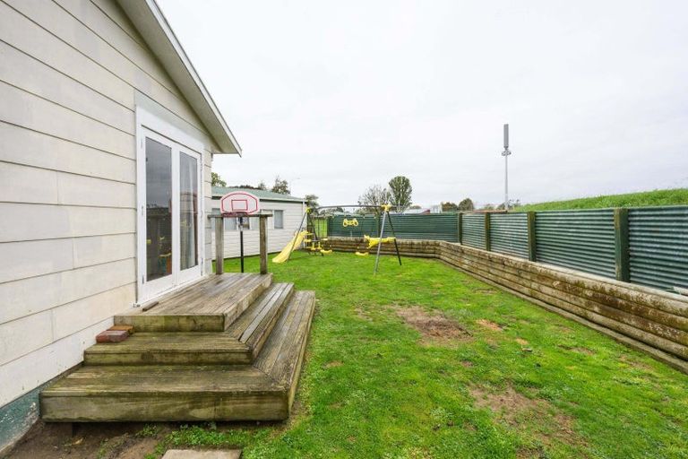 Photo of property in 17 Egmont Place, Westbrook, Palmerston North, 4412