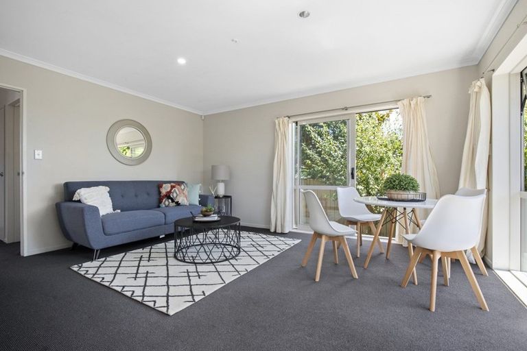 Photo of property in 16 Pono Place, Waiuku, 2123