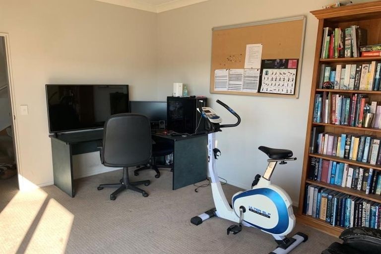 Photo of property in 6 Port Lane, Whitby, Porirua, 5024