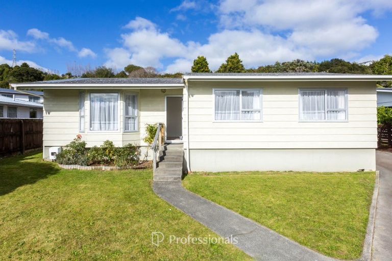 Photo of property in 17 Beryl Grove, Birchville, Upper Hutt, 5018