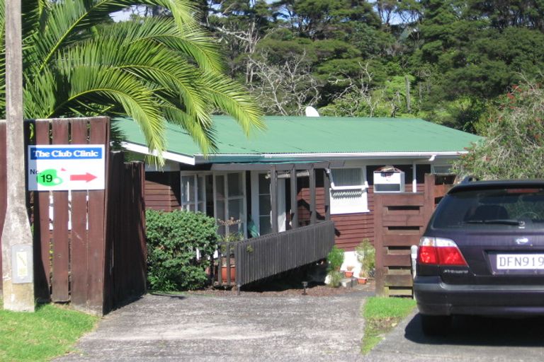 Photo of property in 19 Willowbrook Place, Titirangi, Auckland, 0604