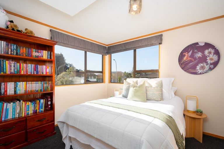 Photo of property in 11 Duval Grove, Tawa, Wellington, 5028