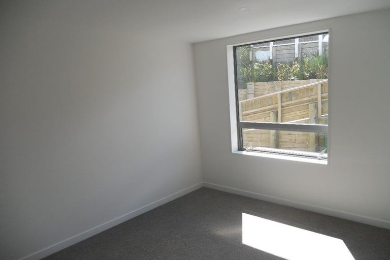 Photo of property in 7u2 Handyside Street, Tawa, Wellington, 5028
