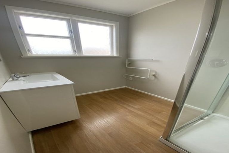 Photo of property in 5 Chaucer Way, Karori, Wellington, 6012