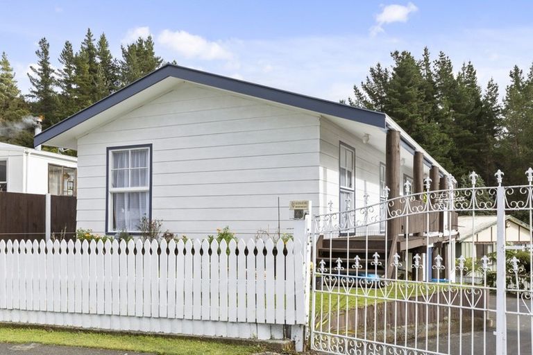 Photo of property in 29 Newburn Grove, Wainuiomata, Lower Hutt, 5014