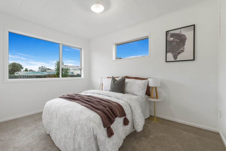 Photo of property in 92 Kayes Road, Pukekohe, 2120