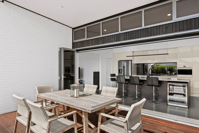 Photo of property in 2 Makura Drive, Papamoa Beach, Papamoa, 3118
