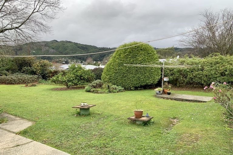 Photo of property in 32 Fraser Street, Wainuiomata, Lower Hutt, 5014