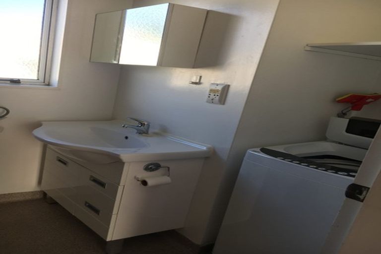 Photo of property in 74f6 Freyberg Street, Lyall Bay, Wellington, 6022