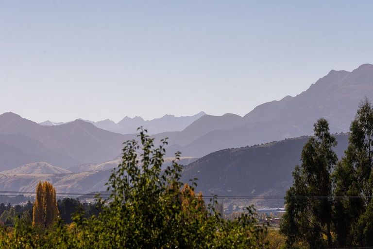 Photo of property in 935 Mount Barker Road, Wanaka, 9382