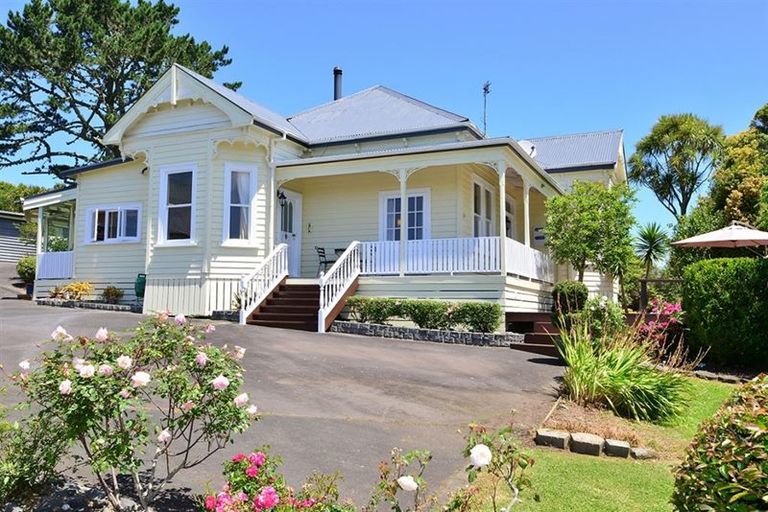 Photo of property in 306 Glengarry Road, Glen Eden, Auckland, 0602