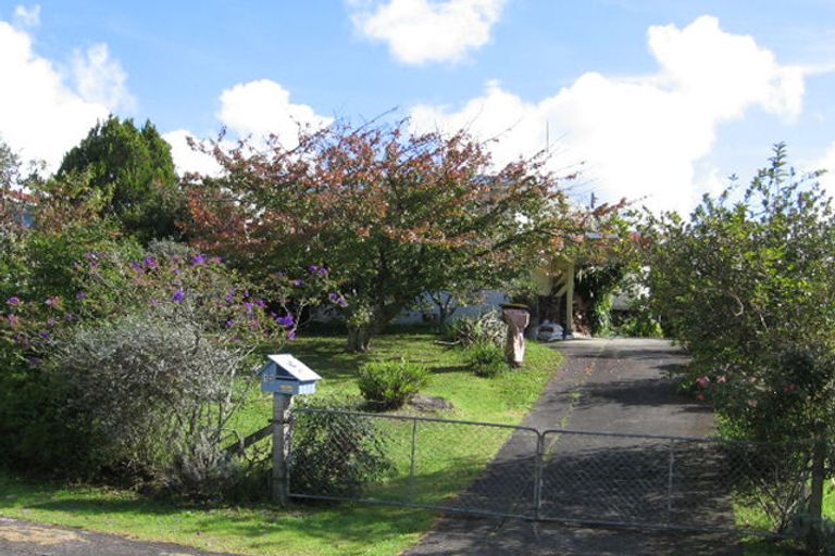 Photo of property in 15 Justin Place, Te Atatu Peninsula, Auckland, 0610