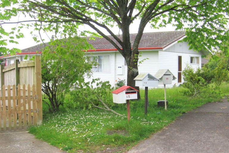 Photo of property in 15 Seakens Way, Glen Eden, Auckland, 0602