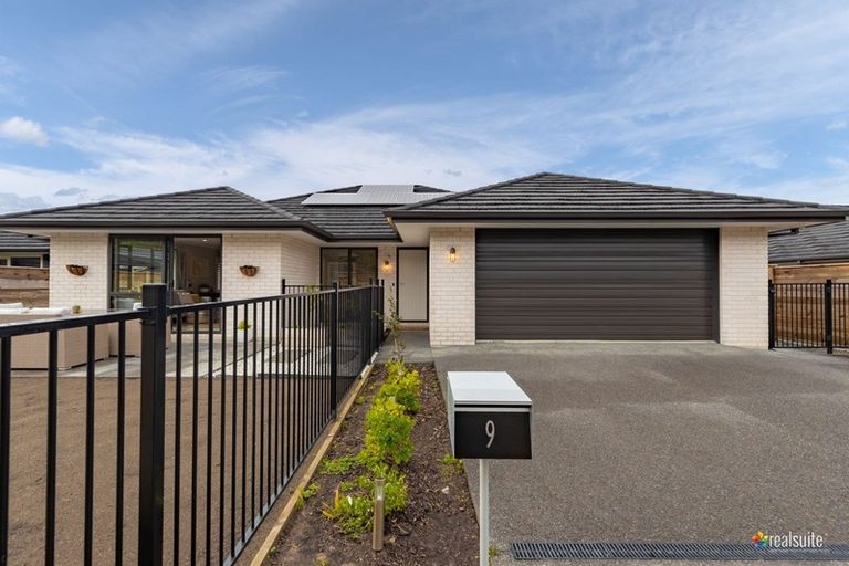 Photo of property in 9 Shearwater Lane, Whitby, Porirua, 5024