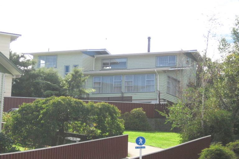 Photo of property in 19 Radiata Grove, Brown Owl, Upper Hutt, 5018
