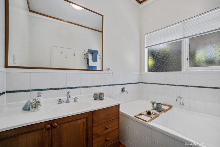 Photo of property in 9 Silverbirch Grove, Churton Park, Wellington, 6037