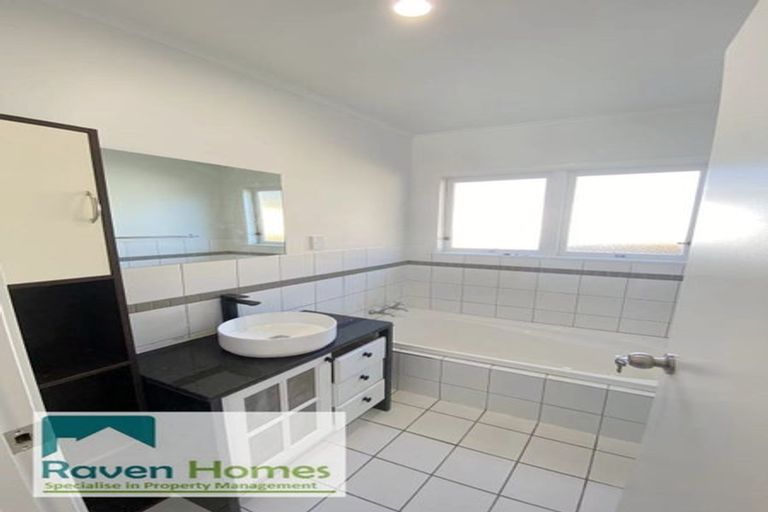Photo of property in 106 Canongate Street, Birkdale, Auckland, 0626