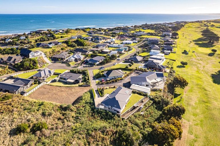 Photo of property in 39 Golf Vue Place, Castlecliff, Wanganui, 4501