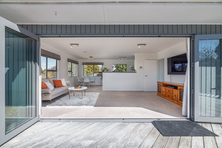 Photo of property in 9 Dundas Place, Henderson, Auckland, 0612