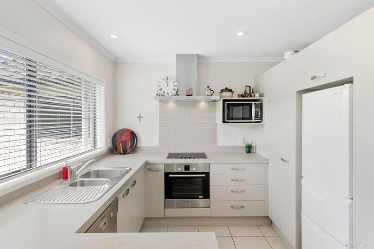 Photo of property in 25 Willowgrange Place, Pukekohe, 2120