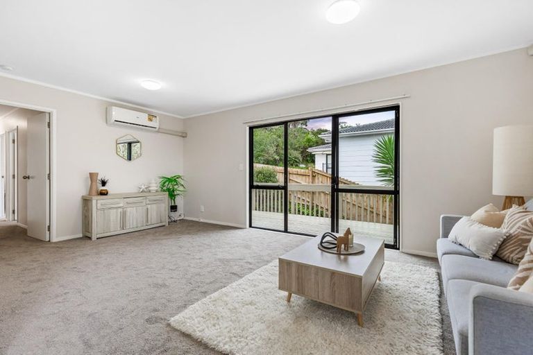 Photo of property in 3 Fernhaven Place, Massey, Auckland, 0614