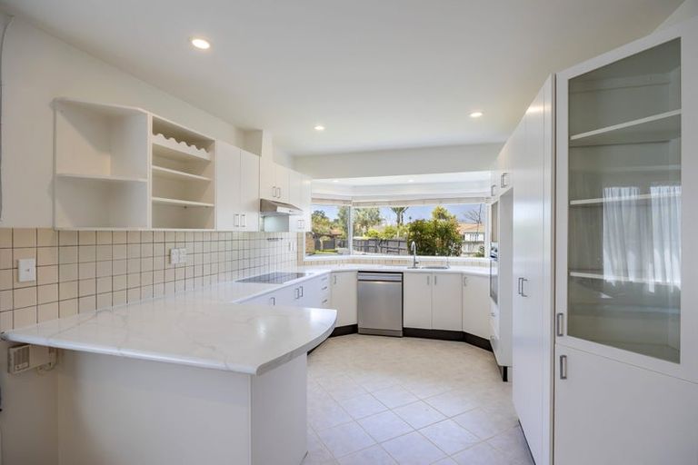 Photo of property in 21 Suncrest Drive, West Harbour, Auckland, 0618