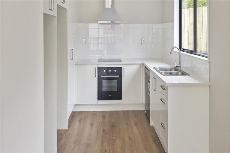 Photo of property in 1b Kohekohe Street, New Lynn, Auckland, 0600