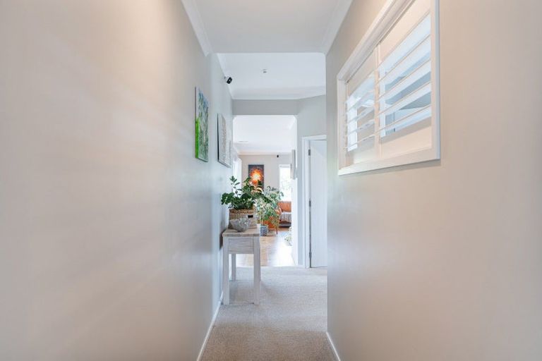 Photo of property in 10 Austin Drive, Whitianga, 3510