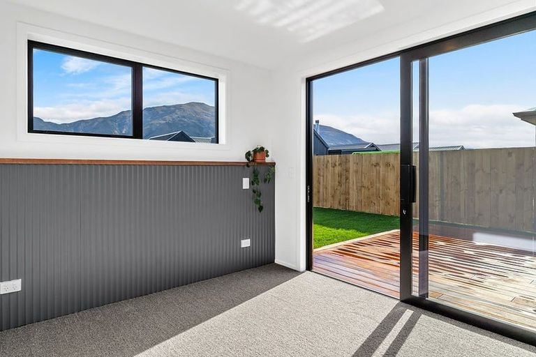 Photo of property in 36 Gillespie Street, Lake Hawea, 9382