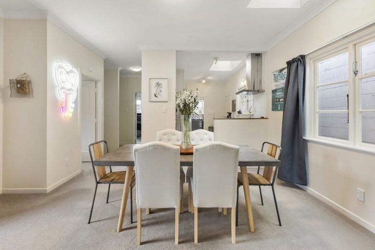 Photo of property in 41 Burma Road, Khandallah, Wellington, 6035