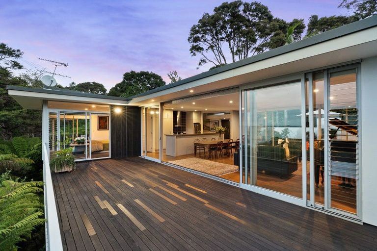 Photo of property in 730a South Titirangi Road, Titirangi, Auckland, 0604