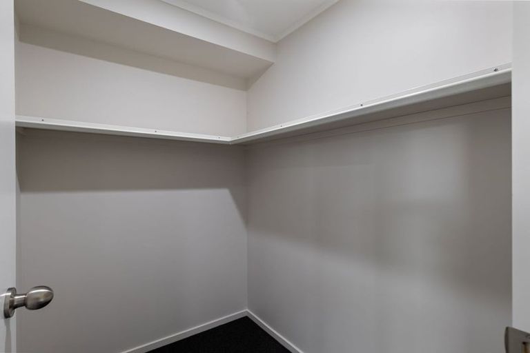 Photo of property in 21 Logan Way, Kelvin Grove, Palmerston North, 4414