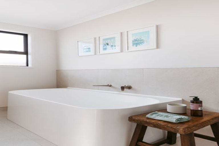 Photo of property in 23 Tabraham Crescent, Pyes Pa, 3112