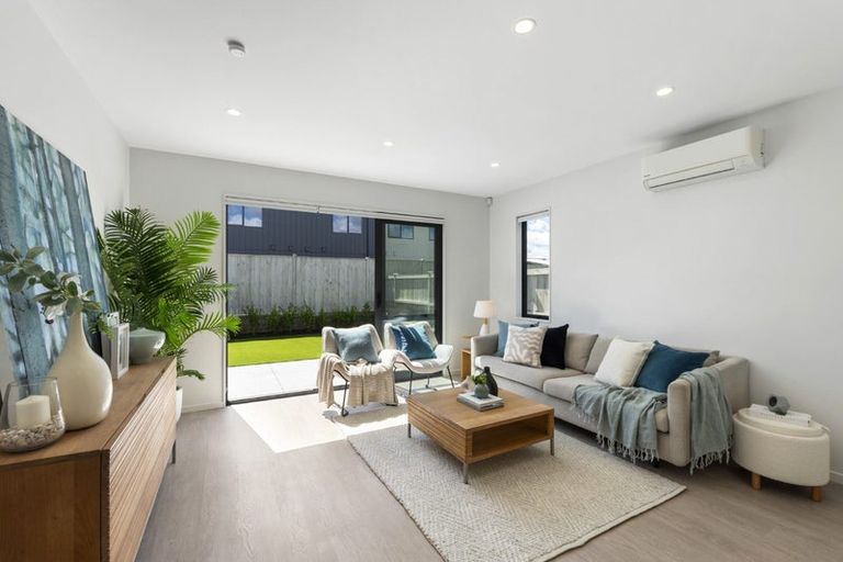 Photo of property in 10 Paraone Crescent, Takanini, 2112