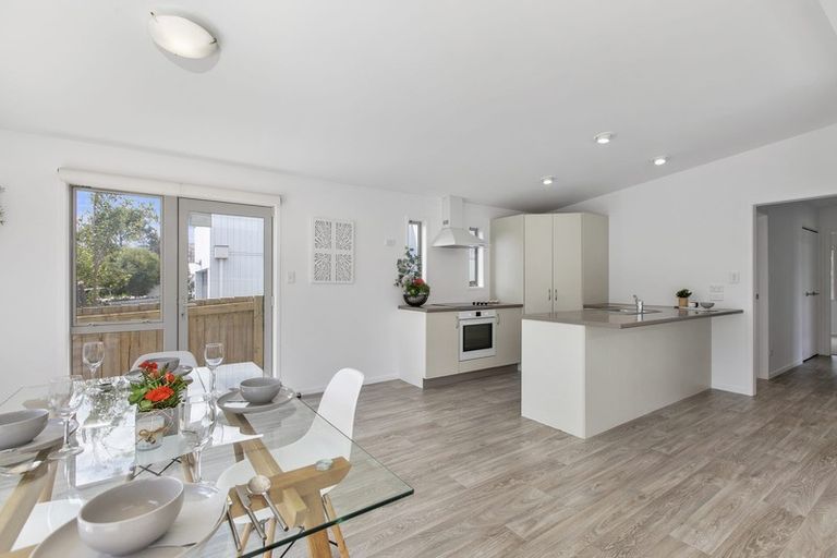 Photo of property in 100a Simpson Road, Papamoa Beach, Papamoa, 3118