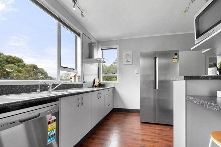 Photo of property in 8 Cedar Street, Maungaraki, Lower Hutt, 5010