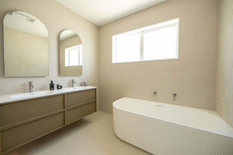 Photo of property in 49 Symes Drive, Red Beach, 0932