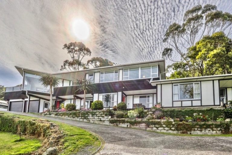 Photo of property in 55 Kakariki Grove, Waikanae, 5036