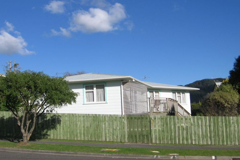 Photo of property in 10 Matariki Grove, Wainuiomata, Lower Hutt, 5014