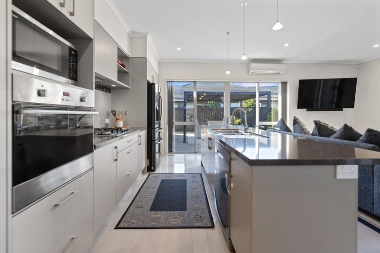 Photo of property in 32 Rainey Crescent, Papamoa Beach, Papamoa, 3118