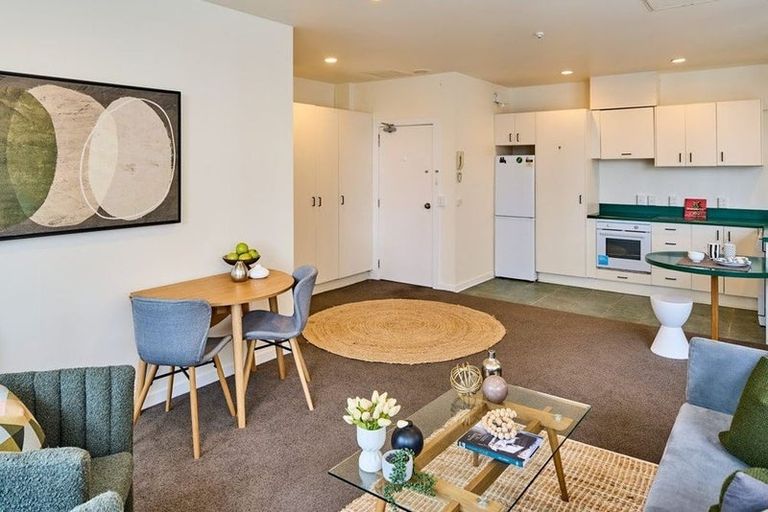 Photo of property in Terrace Tower Apartments, 6a/126 The Terrace, Wellington Central, Wellington, 6011