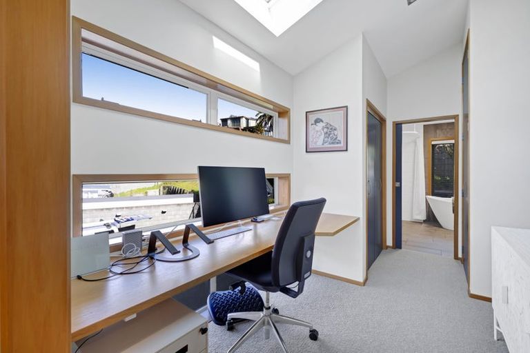 Photo of property in 30 Ngamotu Road, Moturoa, New Plymouth, 4310