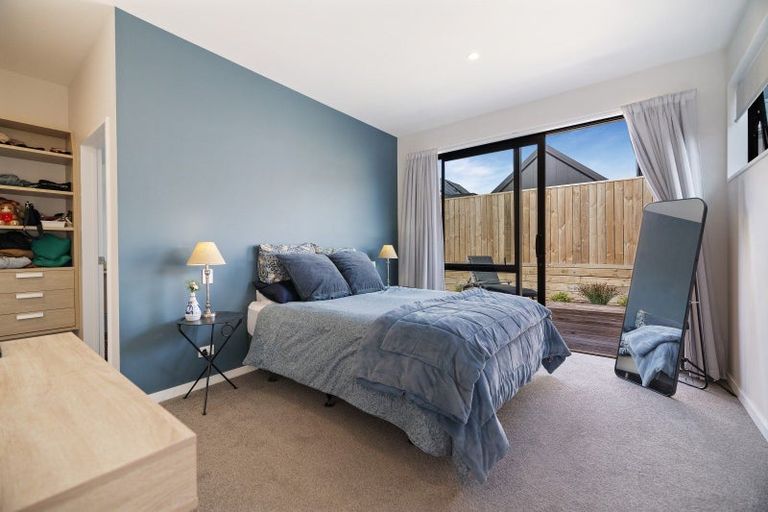 Photo of property in 4 Shallow Close, Jacks Point, 9371