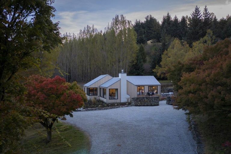 Photo of property in 206 Dalefield Road, Dalefield, Queenstown, 9371
