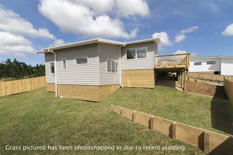 Photo of property in 13 Rauta Way, Helensville, 0800