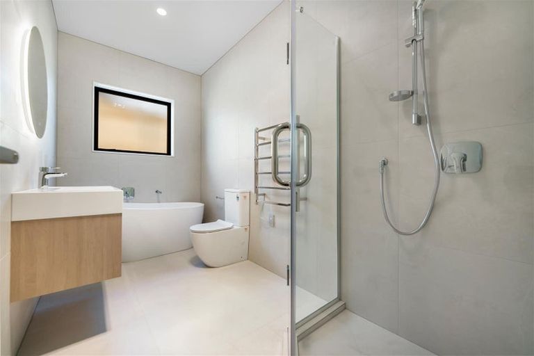 Photo of property in 42 Whakairo Crescent, Gulf Harbour, 0930