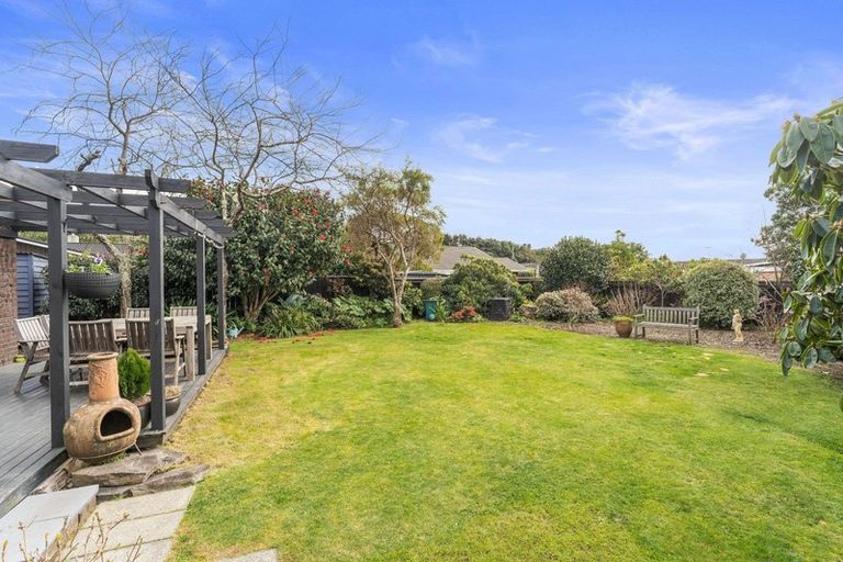 Photo of property in 3 Rewarewa Crescent, Waikanae, 5036