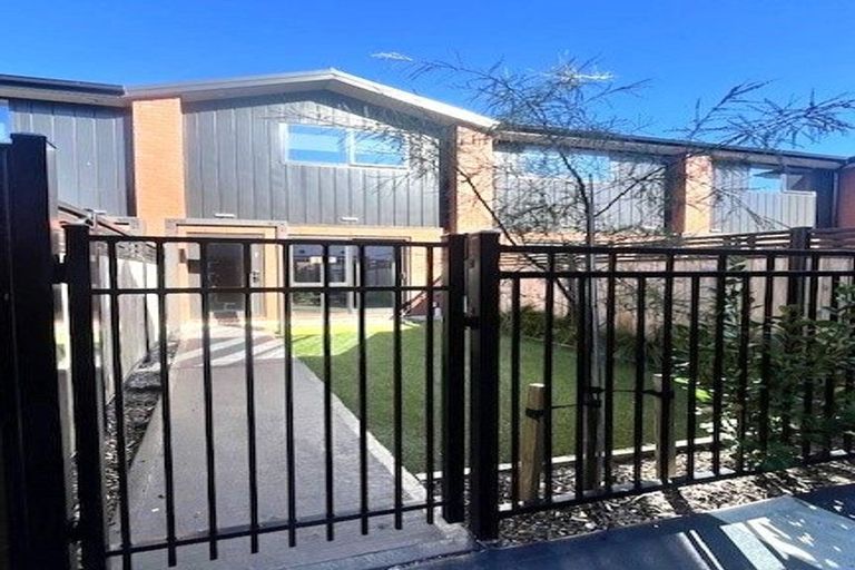 Photo of property in 2/7 Macky Street, Taita, Lower Hutt, 5011