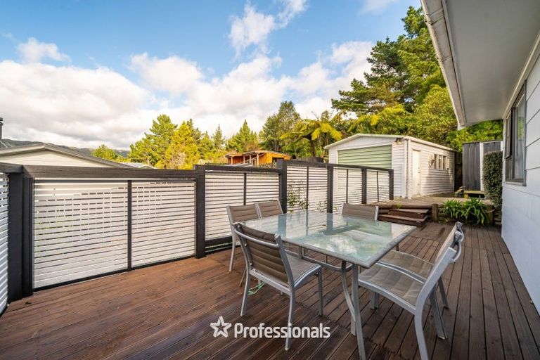 Photo of property in 33 Fenchurch Grove, Stokes Valley, Lower Hutt, 5019